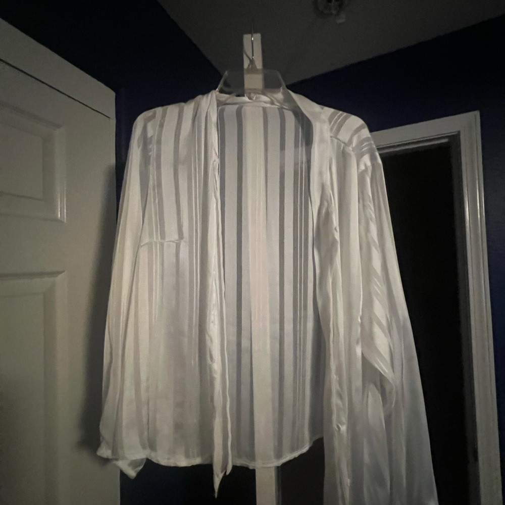 SHEIN White Lightweight Blouse with Silky Drape
